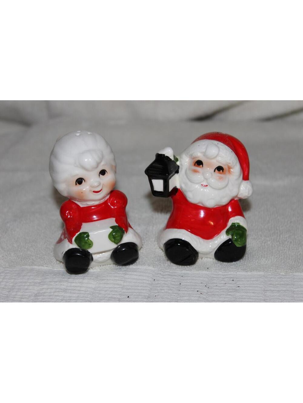 VINTAGE SALT & PEPPER SHAKERS CHRISTMAS SANTA & MRS. CLAUS 3.25” TALL JAPAN